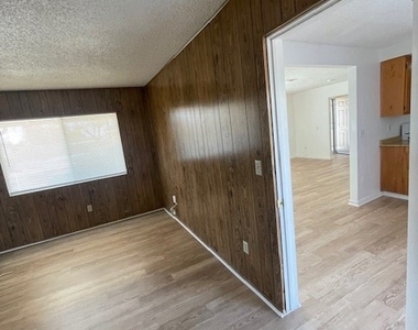 876 W Whittier Avenue - Photo Thumbnail 26