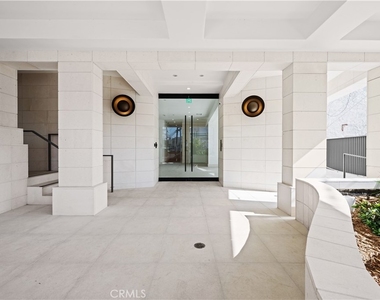4214 Fulton Avenue - Photo Thumbnail 8