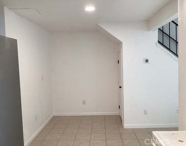 44532 E 15th Street E - Photo Thumbnail 5