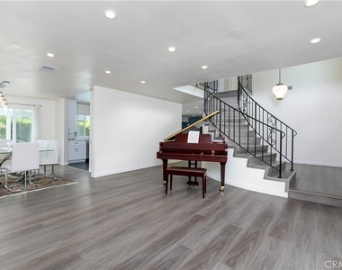24510 Welby - Photo Thumbnail 5