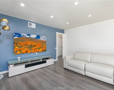 24510 Welby - Photo Thumbnail 12