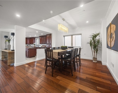 918 S Wooster Street - Photo Thumbnail 11