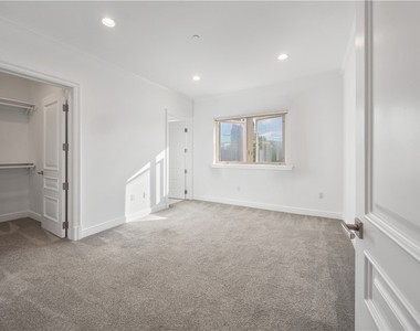 918 S Wooster Street - Photo Thumbnail 30