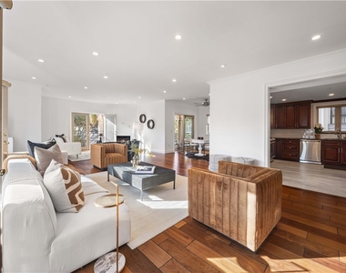 918 S Wooster Street - Photo Thumbnail 20