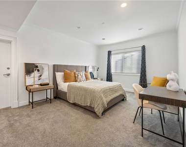 918 S Wooster Street - Photo Thumbnail 24