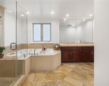 918 S Wooster Street - Photo Thumbnail 17