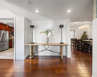 918 S Wooster Street - Photo Thumbnail 8