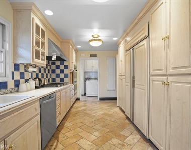 12281 Woodley Avenue - Photo Thumbnail 18