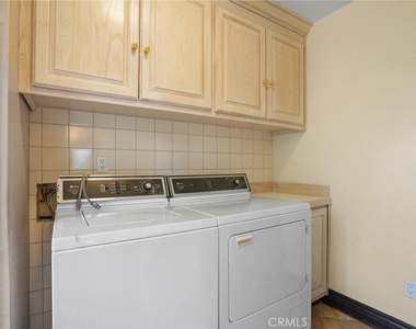 12281 Woodley Avenue - Photo Thumbnail 21