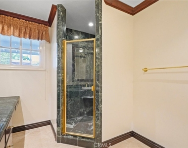 12281 Woodley Avenue - Photo Thumbnail 26