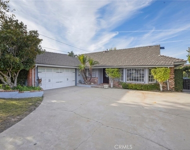 12281 Woodley Avenue - Photo Thumbnail 1