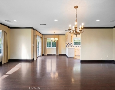 12281 Woodley Avenue - Photo Thumbnail 9
