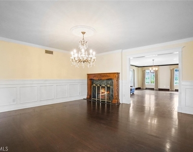 12281 Woodley Avenue - Photo Thumbnail 7