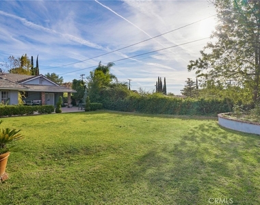 12281 Woodley Avenue - Photo Thumbnail 40