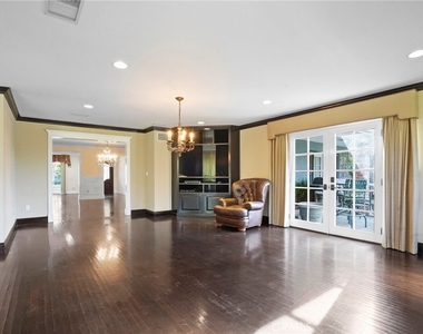 12281 Woodley Avenue - Photo Thumbnail 11