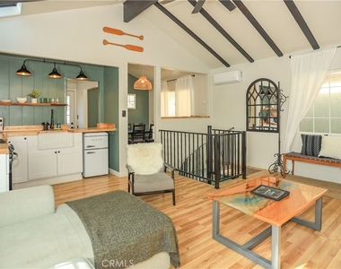 325 Hilltop Lane - Photo Thumbnail 4