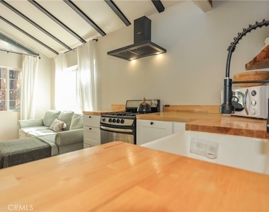 325 Hilltop Lane - Photo Thumbnail 9