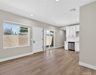 8412 Burnet Avenue - Photo Thumbnail 2