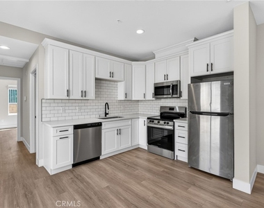 8412 Burnet Avenue - Photo Thumbnail 6