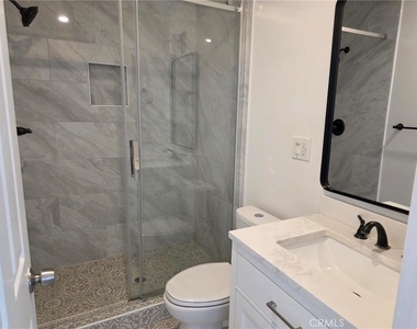 501 Avenue B - Photo Thumbnail 11
