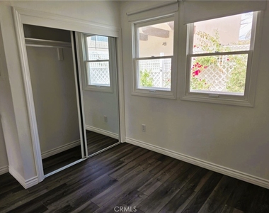 501 Avenue B - Photo Thumbnail 7
