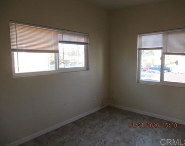 580 Glover Avenue - Photo Thumbnail 6