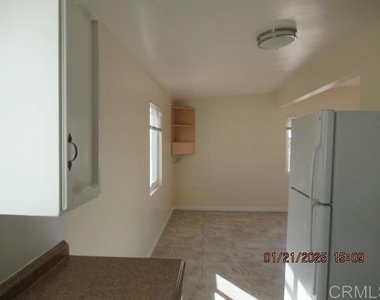 580 Glover Avenue - Photo Thumbnail 5