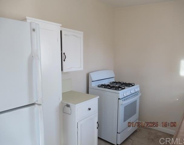 580 Glover Avenue - Photo Thumbnail 4