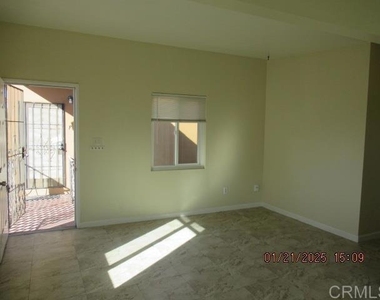 580 Glover Avenue - Photo Thumbnail 3