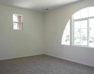 1050 White Alder Avenue - Photo Thumbnail 6