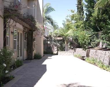 1050 White Alder Avenue - Photo Thumbnail 5