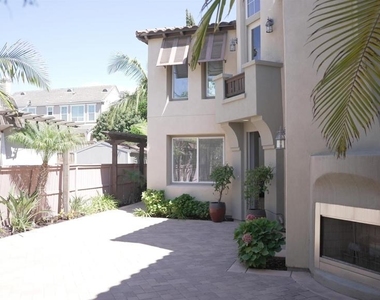 1050 White Alder Avenue - Photo Thumbnail 3