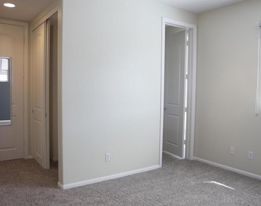 1050 White Alder Avenue - Photo Thumbnail 40