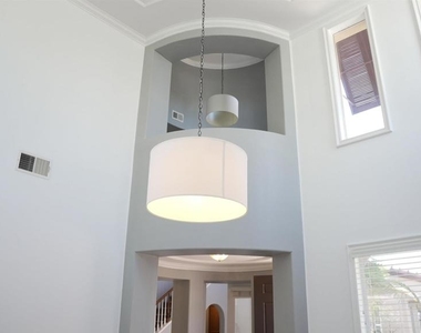 1050 White Alder Avenue - Photo Thumbnail 12