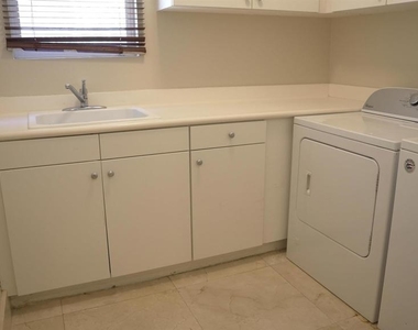 1050 White Alder Avenue - Photo Thumbnail 14