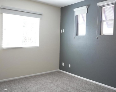 1050 White Alder Avenue - Photo Thumbnail 39