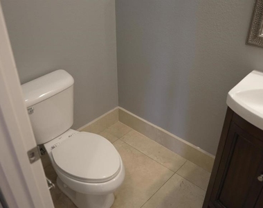 1050 White Alder Avenue - Photo Thumbnail 13