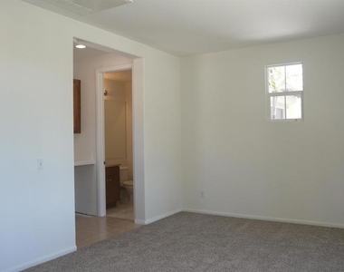 1050 White Alder Avenue - Photo Thumbnail 7