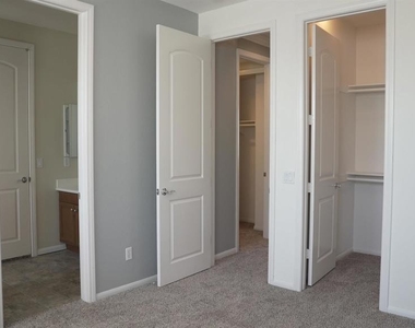 1050 White Alder Avenue - Photo Thumbnail 38