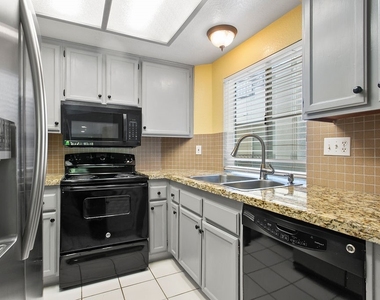 430 Lake Street - Photo Thumbnail 5