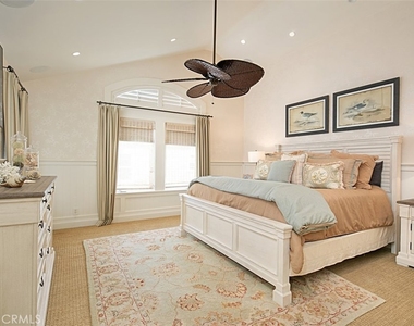 208 E Balboa Boulevard - Photo Thumbnail 30