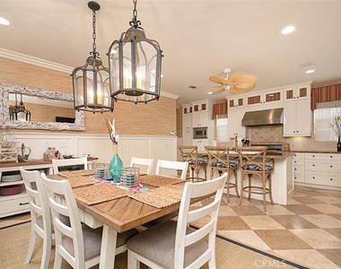 208 E Balboa Boulevard - Photo Thumbnail 12
