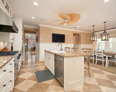 208 E Balboa Boulevard - Photo Thumbnail 16