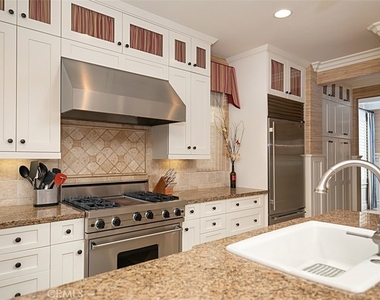 208 E Balboa Boulevard - Photo Thumbnail 18