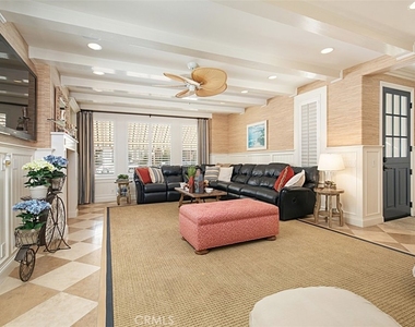 208 E Balboa Boulevard - Photo Thumbnail 5