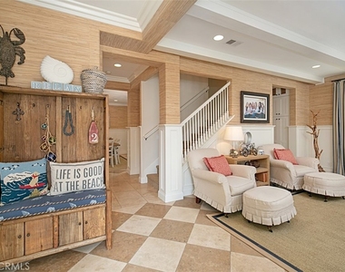 208 E Balboa Boulevard - Photo Thumbnail 3