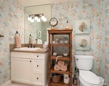 208 E Balboa Boulevard - Photo Thumbnail 25