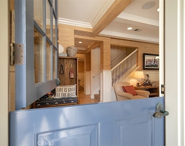 208 E Balboa Boulevard - Photo Thumbnail 2