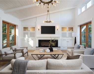 2217 Laurel - Photo Thumbnail 1