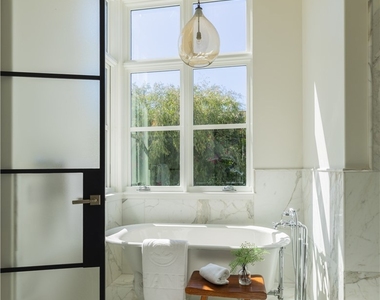 2217 Laurel - Photo Thumbnail 11